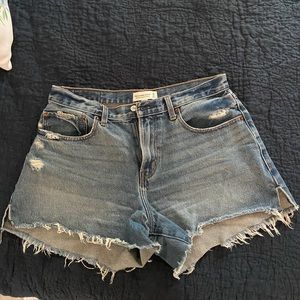 A&F Curve Love Boyfriend Short- Size 30
